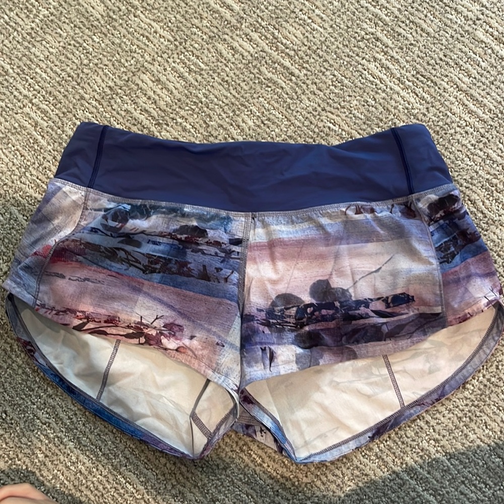 Pattern lululemon shorts